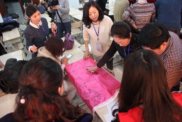 http://xiaonei.qqhru.edu.cn/upload/UPImage/2532/gpjh2015/IMG_9737.bmp